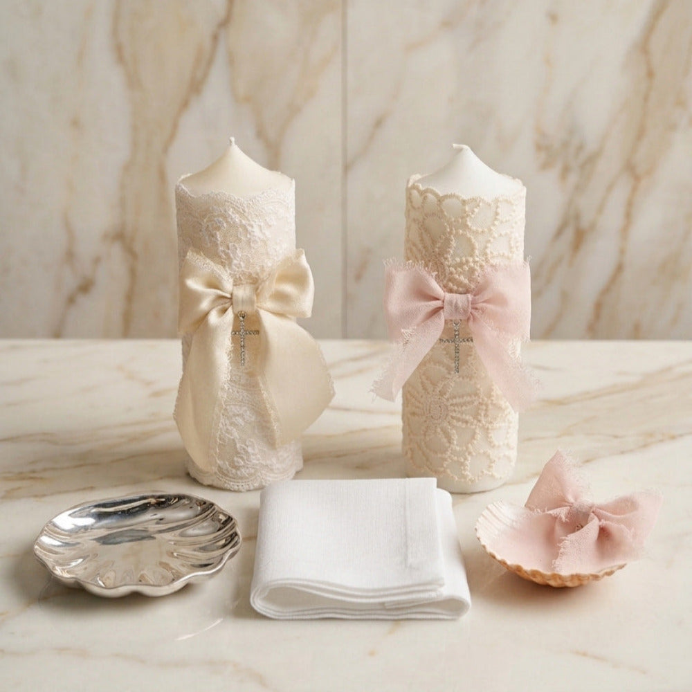 Kit de bautizo artesanal con cirio decorado con encaje, concha plateada y paño blanco para ceremonia religiosa