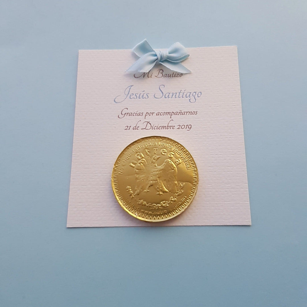 Bolo para Bautizo con moneda de chocolate Petite Azul