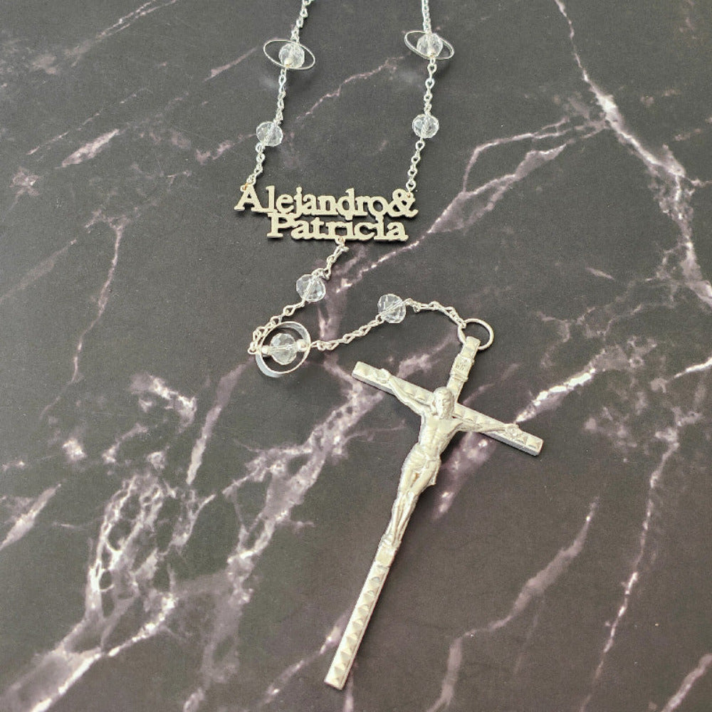 Lazo Eternity Personalizado, baño de plata, cruz italiana.