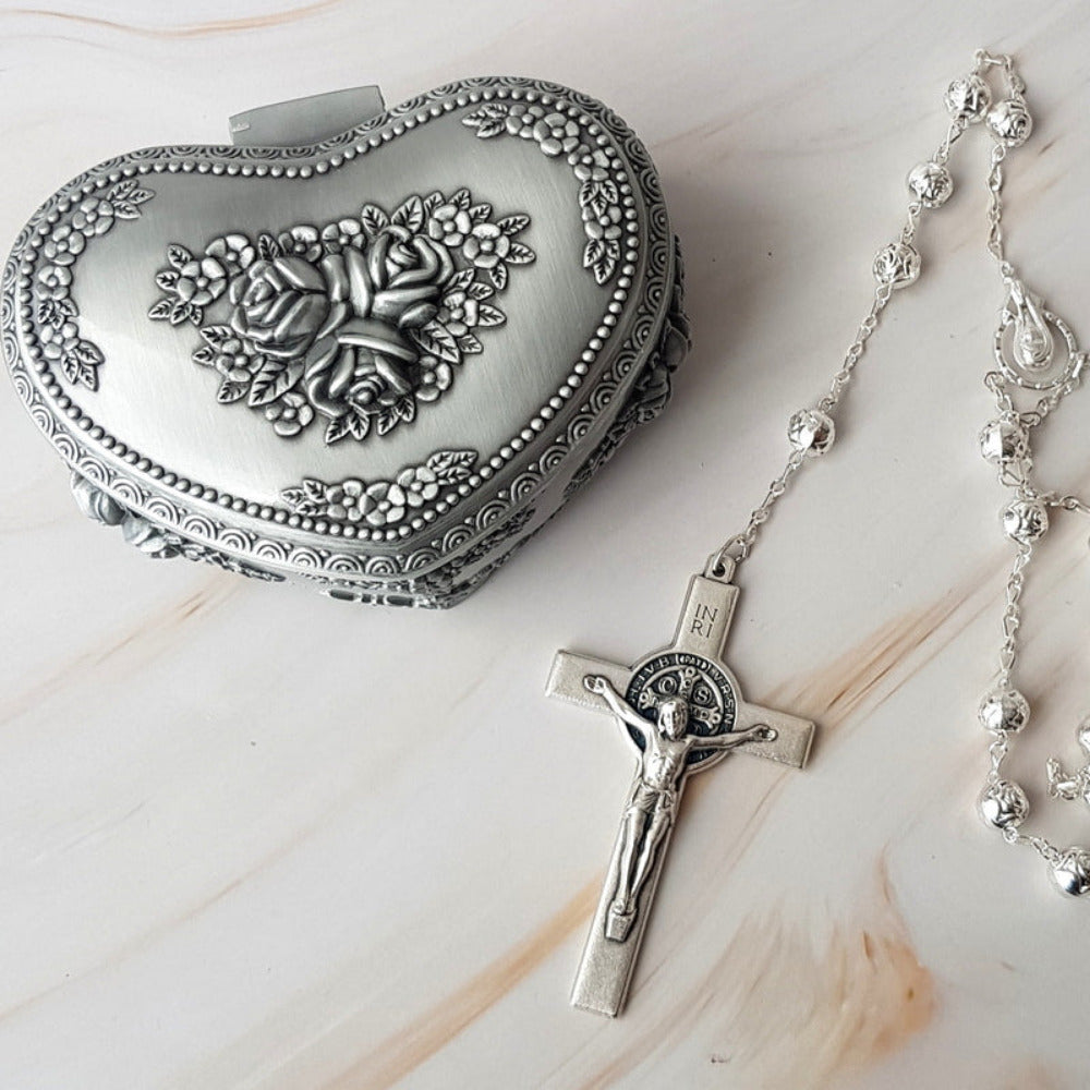 Cofre pewter Floral heart y lazo de boda Rose Silver con cruz italiana San Benito Certificado de Exclusividad
