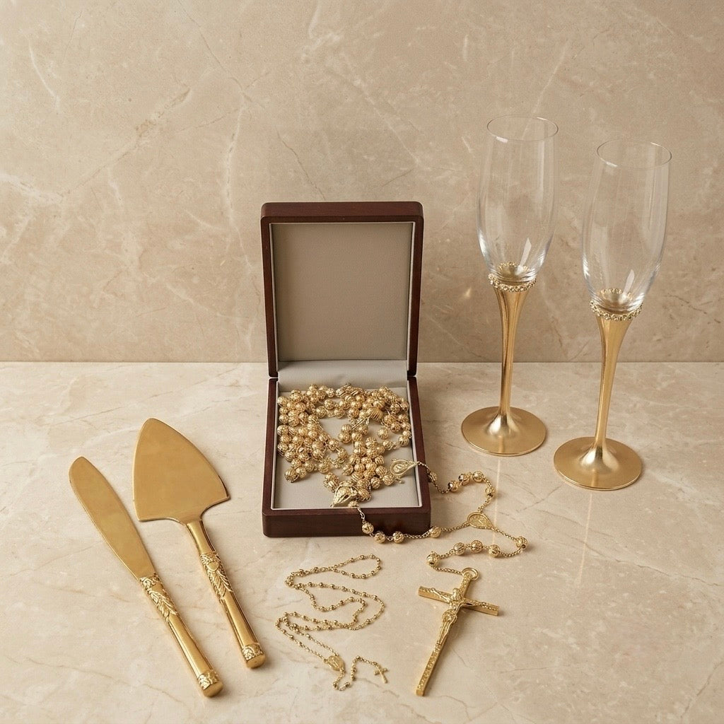 Paquete para bodas de oro, copas Golden Promise, Lazo Rse Gold, Rosario dorado y Set de servicio Eternidad.