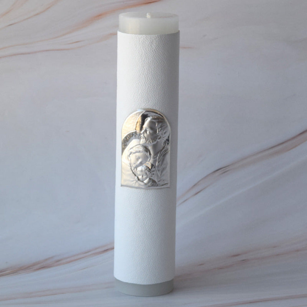 Cirio forrado piel blanca con placa italiana de la Sagrada Familia.