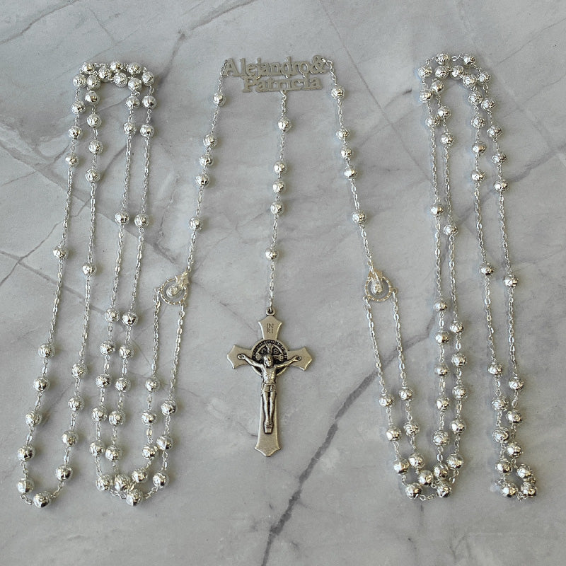 Lazo para boda Rose Silver con cruz de San Benito Personalizado con Nombres