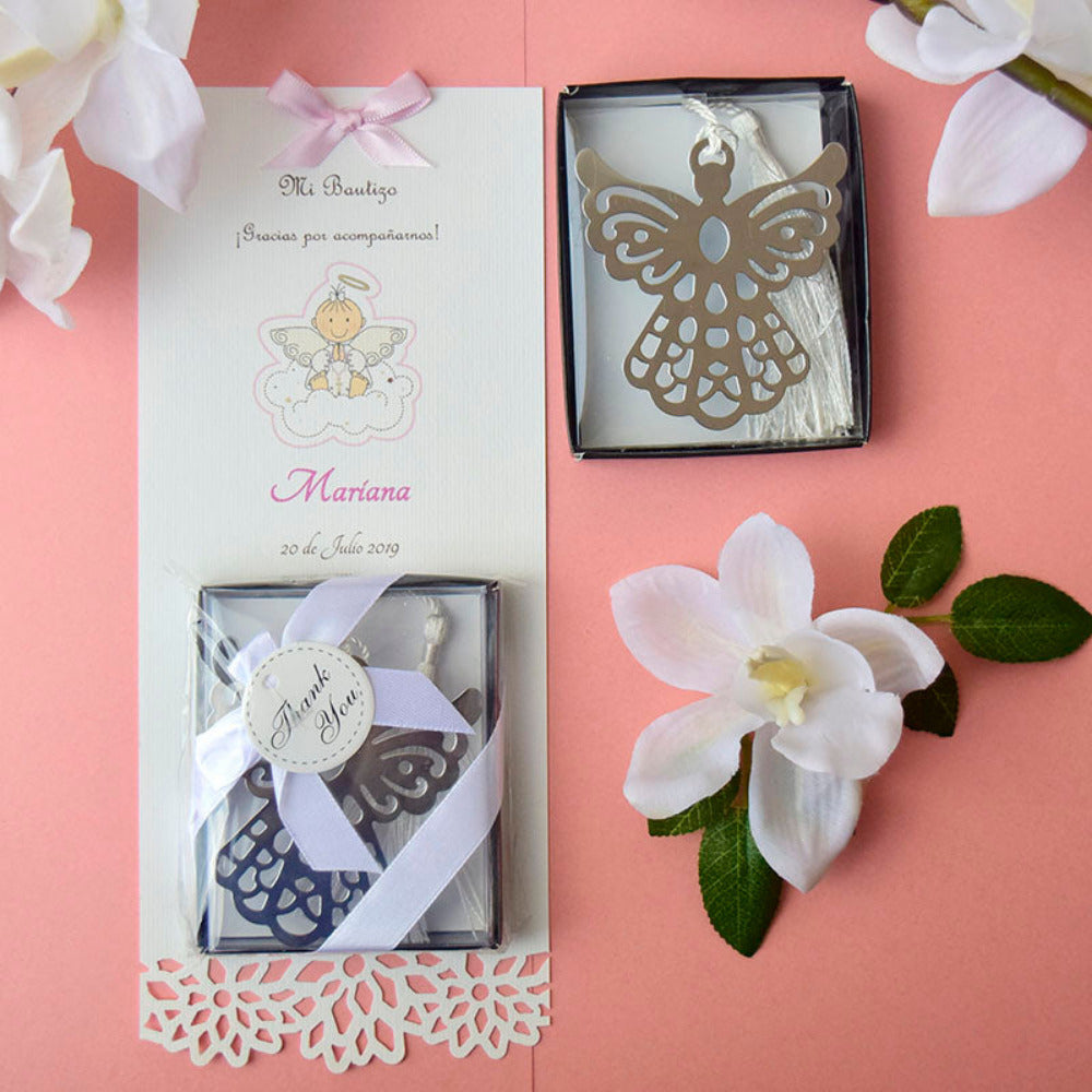 Bolo con separador de libros ángel niña