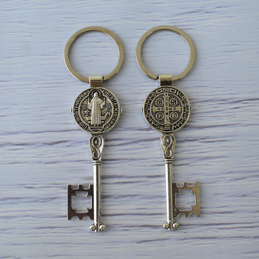 Recuerdo para aniversario luctuoso personalizado, Llavero de San Benito